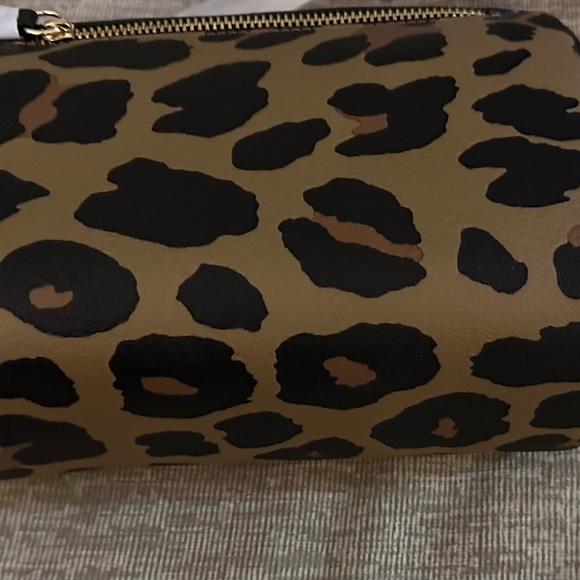 NWT! Coach leopard reversible city tote with matching leopard Crossbody handbag. - Picture 7 of 10